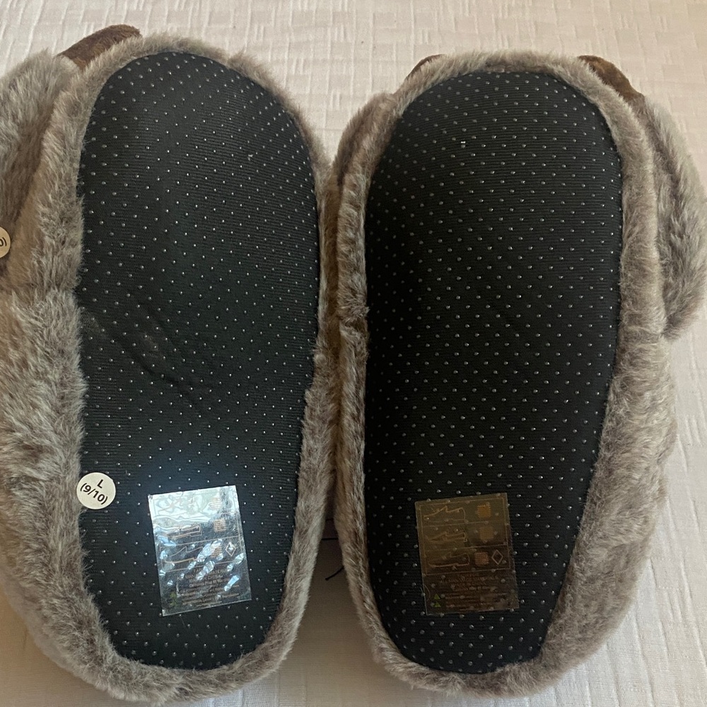 Cozy Sloth Plush Slippers - Gray and Brown - Picture 6 of 8